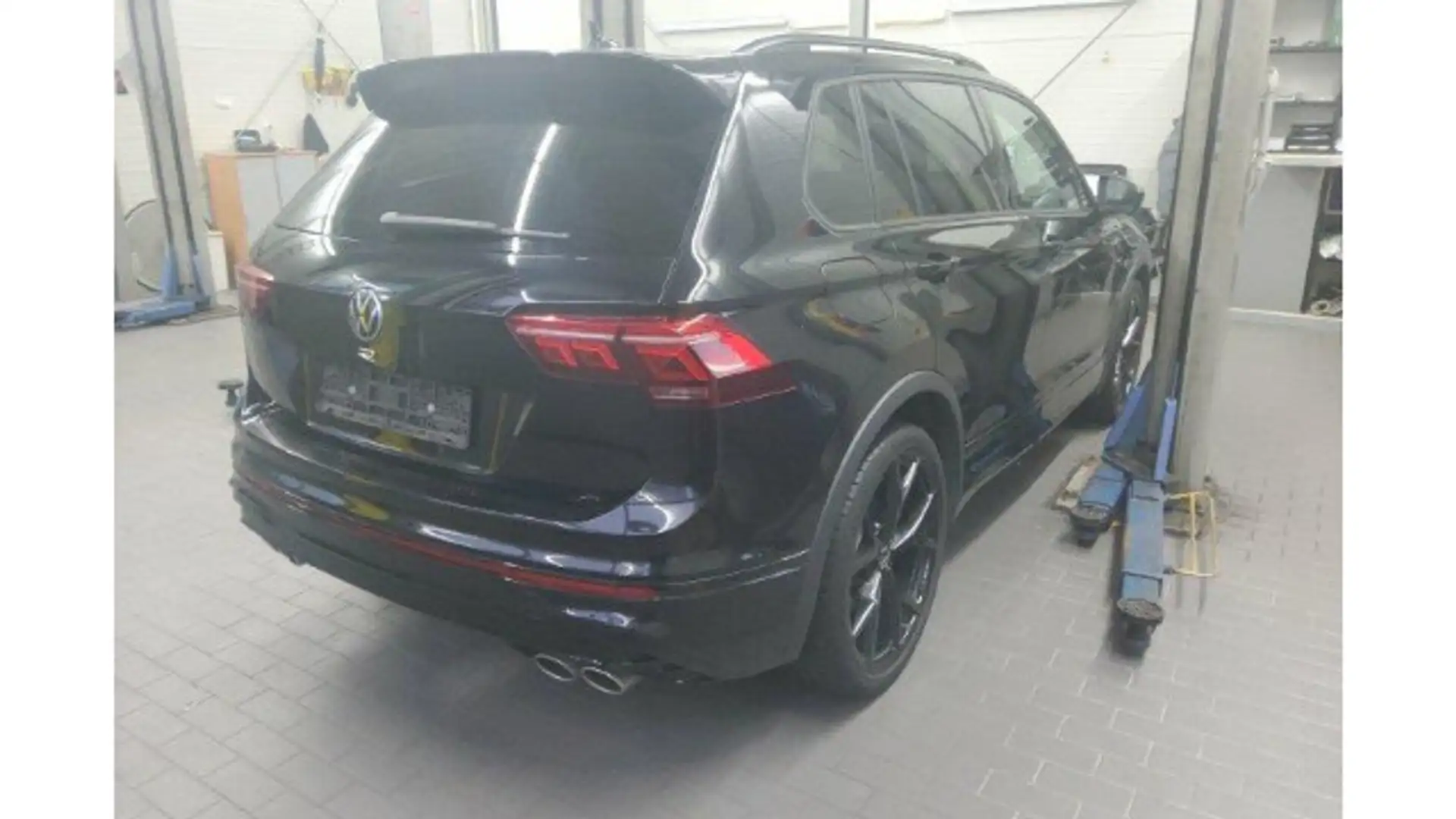 Volkswagen Tiguan 2.0 TSI DSG 4Motion R Navi Leder IQ.Light Schwarz - 2