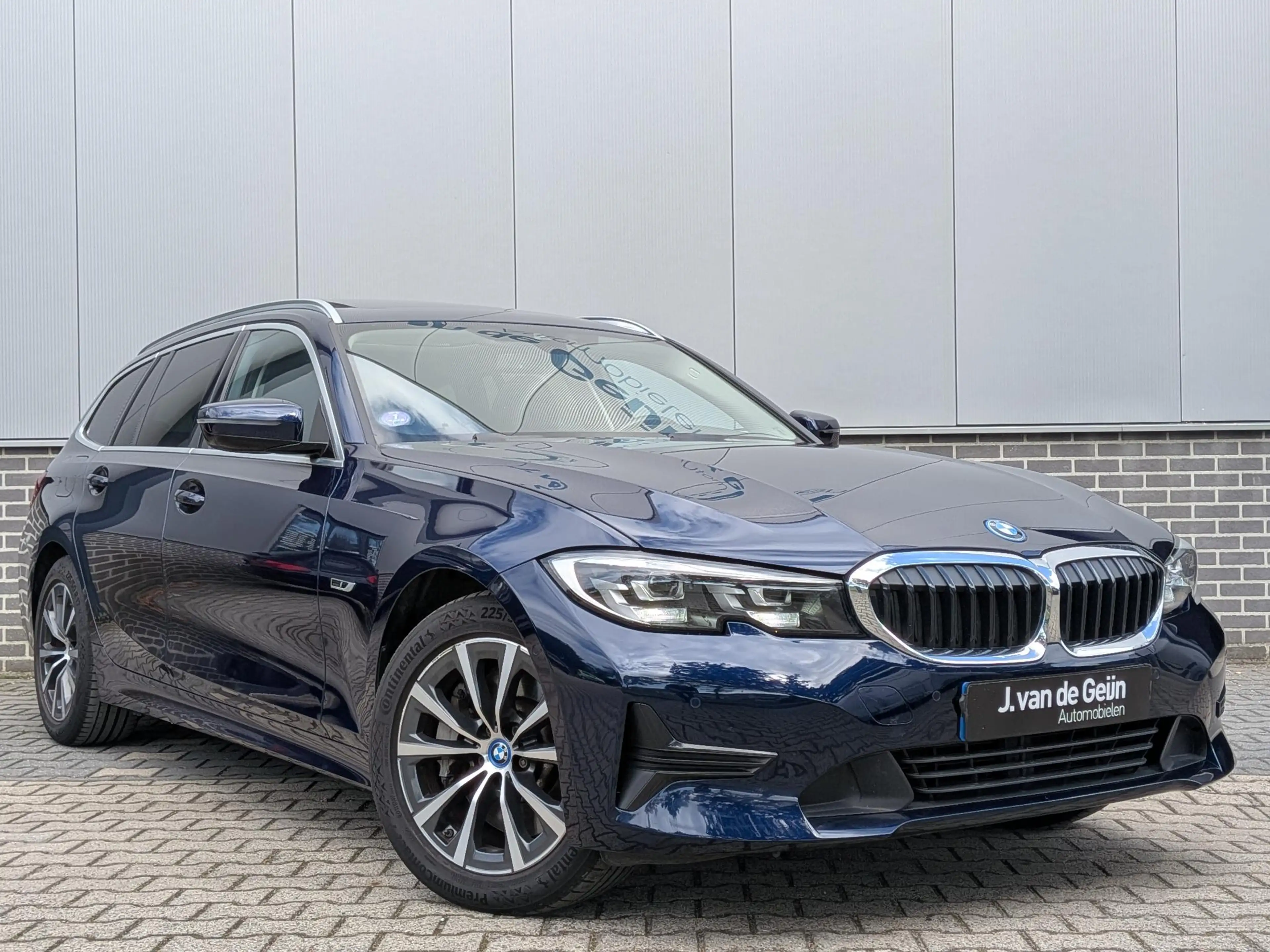 BMW 330 3-serie Touring 330e Business Edition Plus | Panor — photo 30