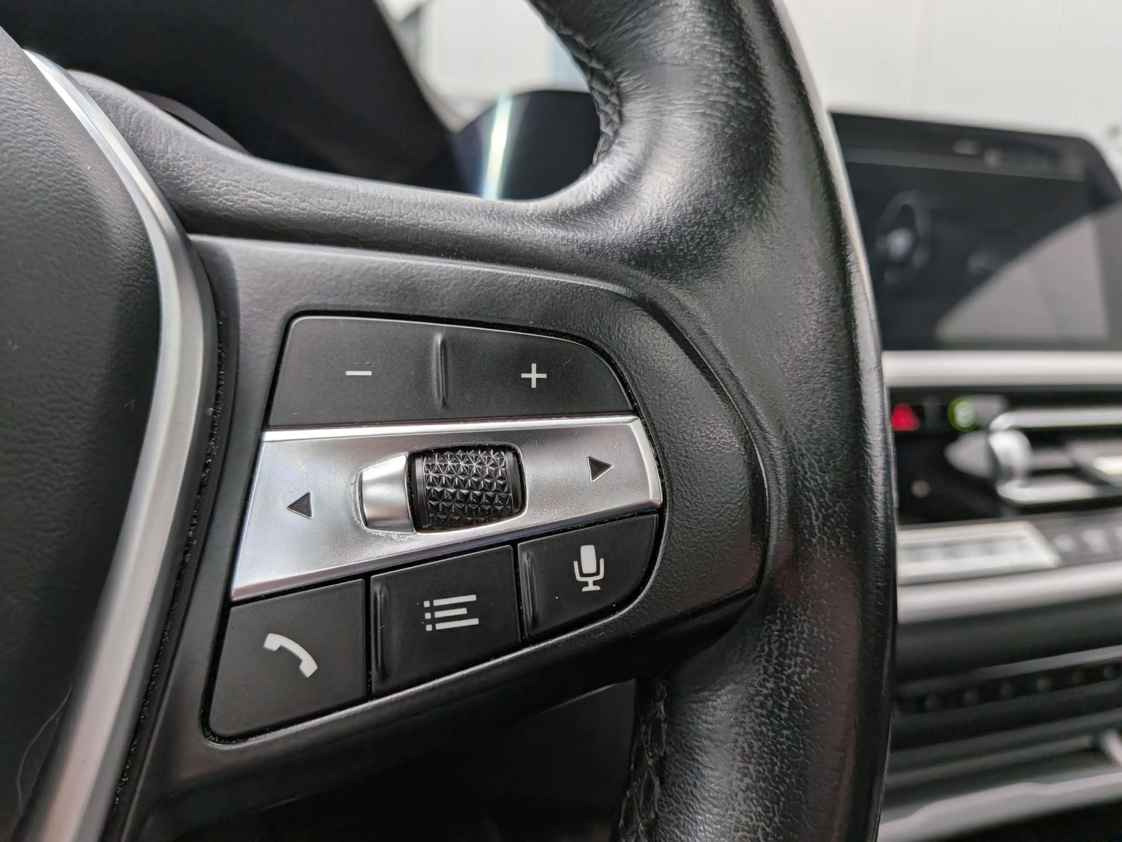 BMW 330 3-serie Touring 330e Business Edition Plus | Panor — photo 17