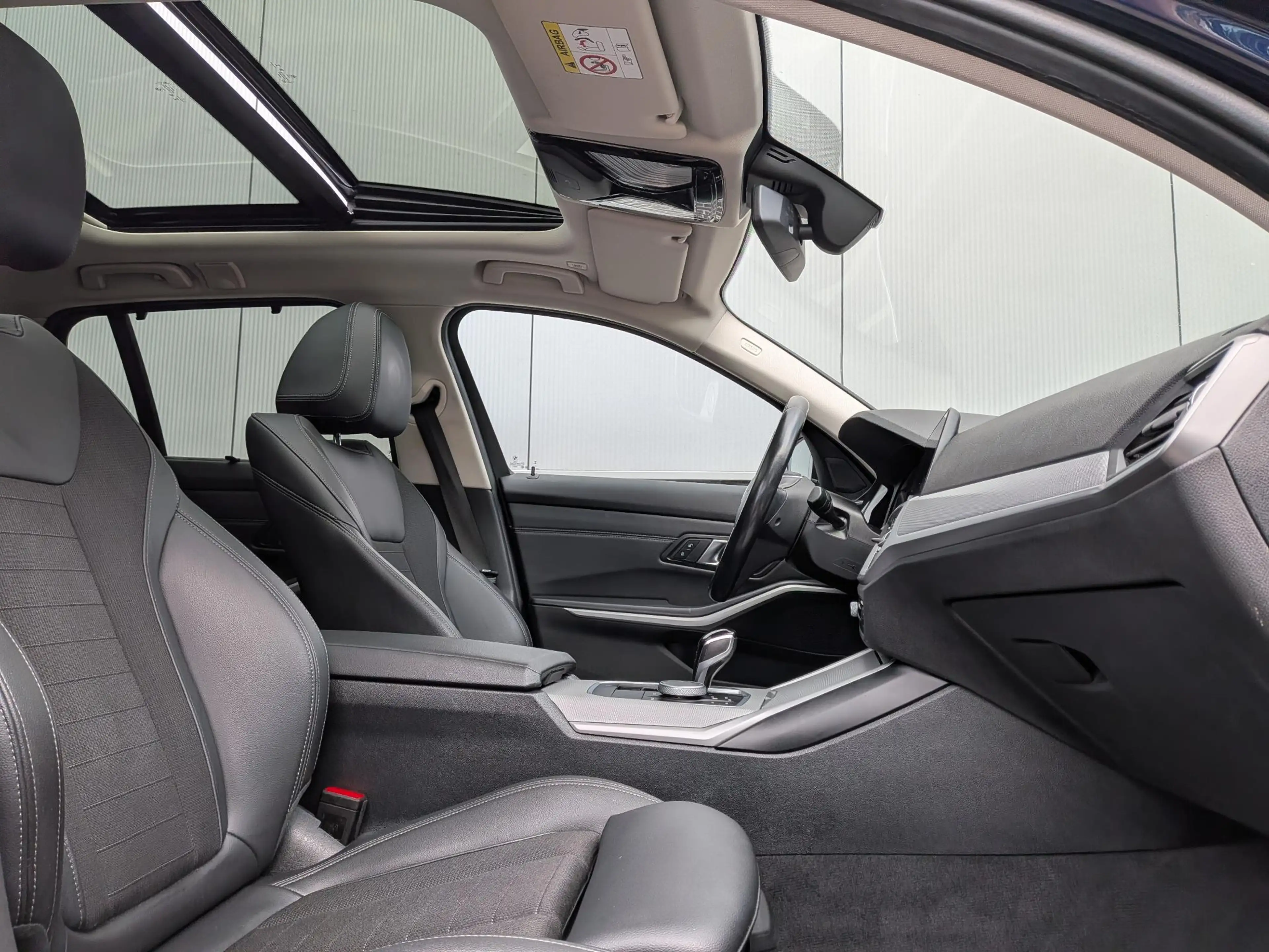 BMW 330 3-serie Touring 330e Business Edition Plus | Panor — photo 8