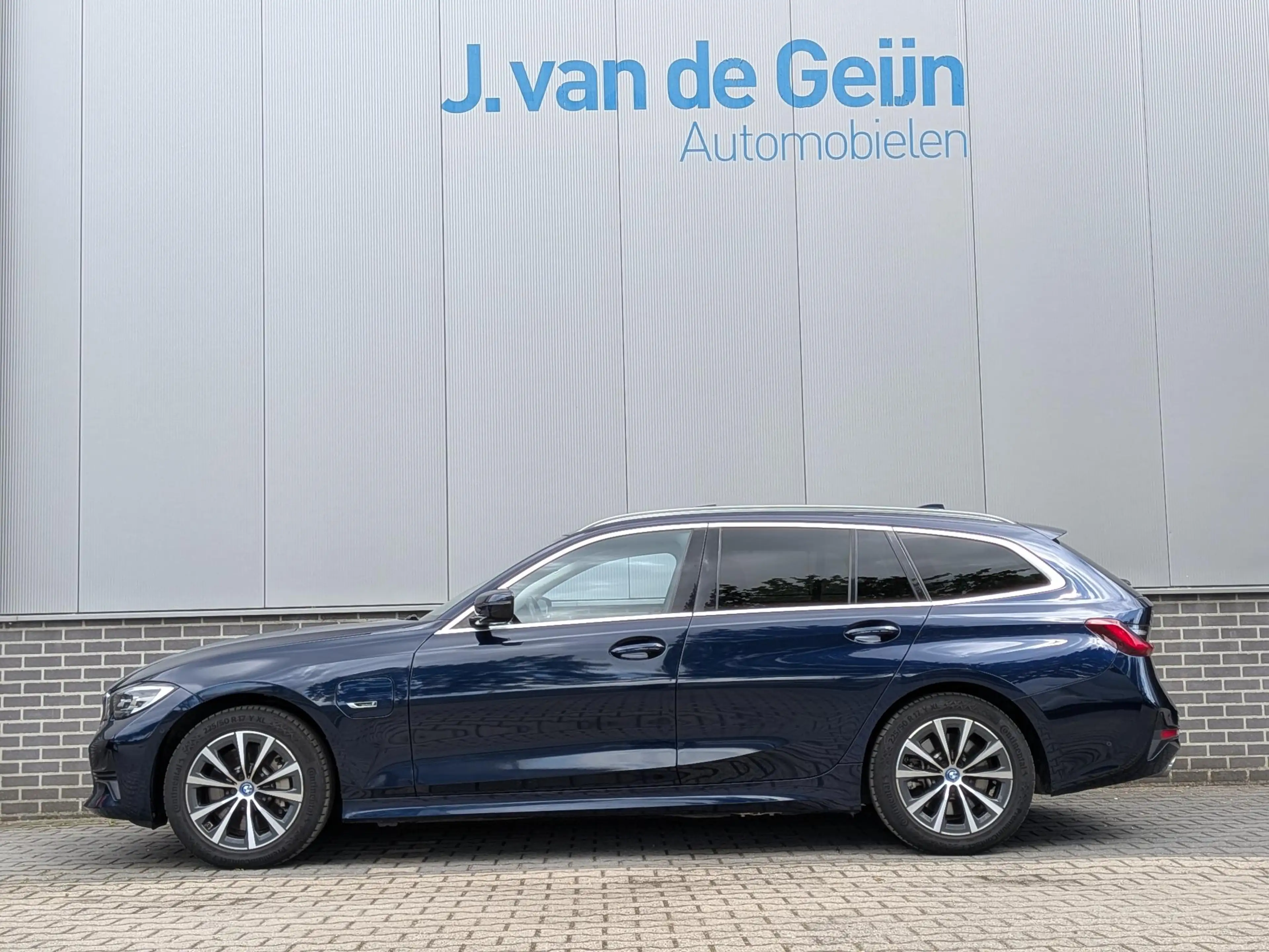 BMW 330 3-serie Touring 330e Business Edition Plus | Panor — photo 3