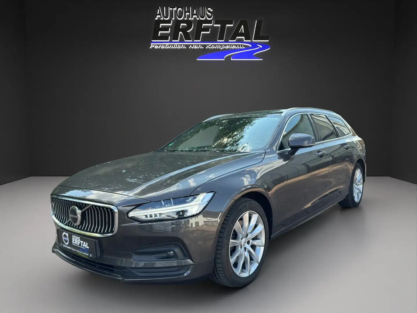 Volvo V90 B4 Diesel Momentum Pro Grijs - 1