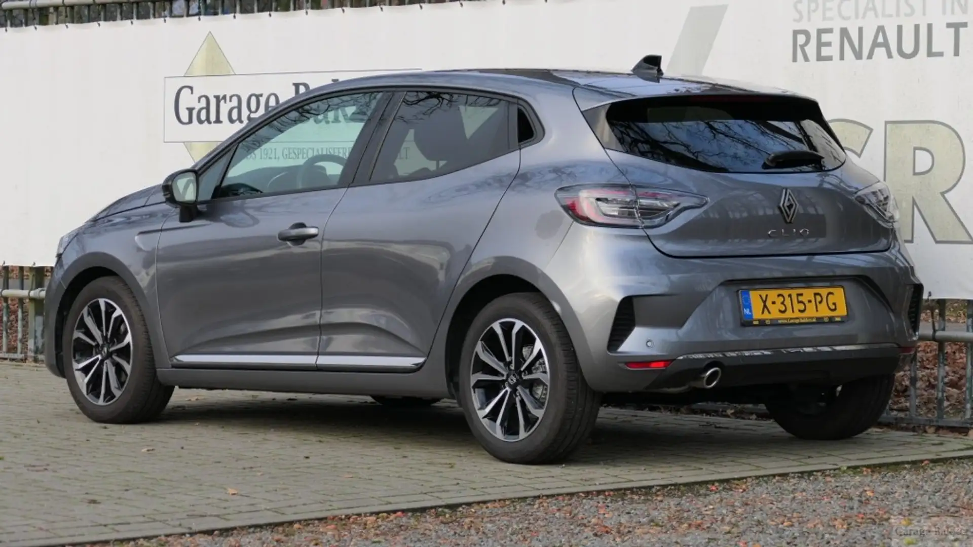 Renault Clio TCe 90 Techno Grijs - 2