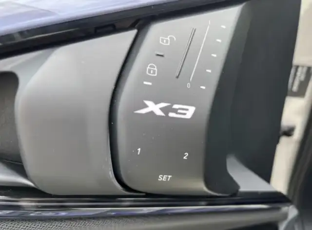 BMW X3 view 12