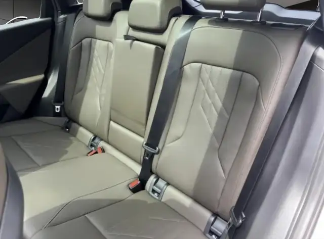 BMW X3 view 8