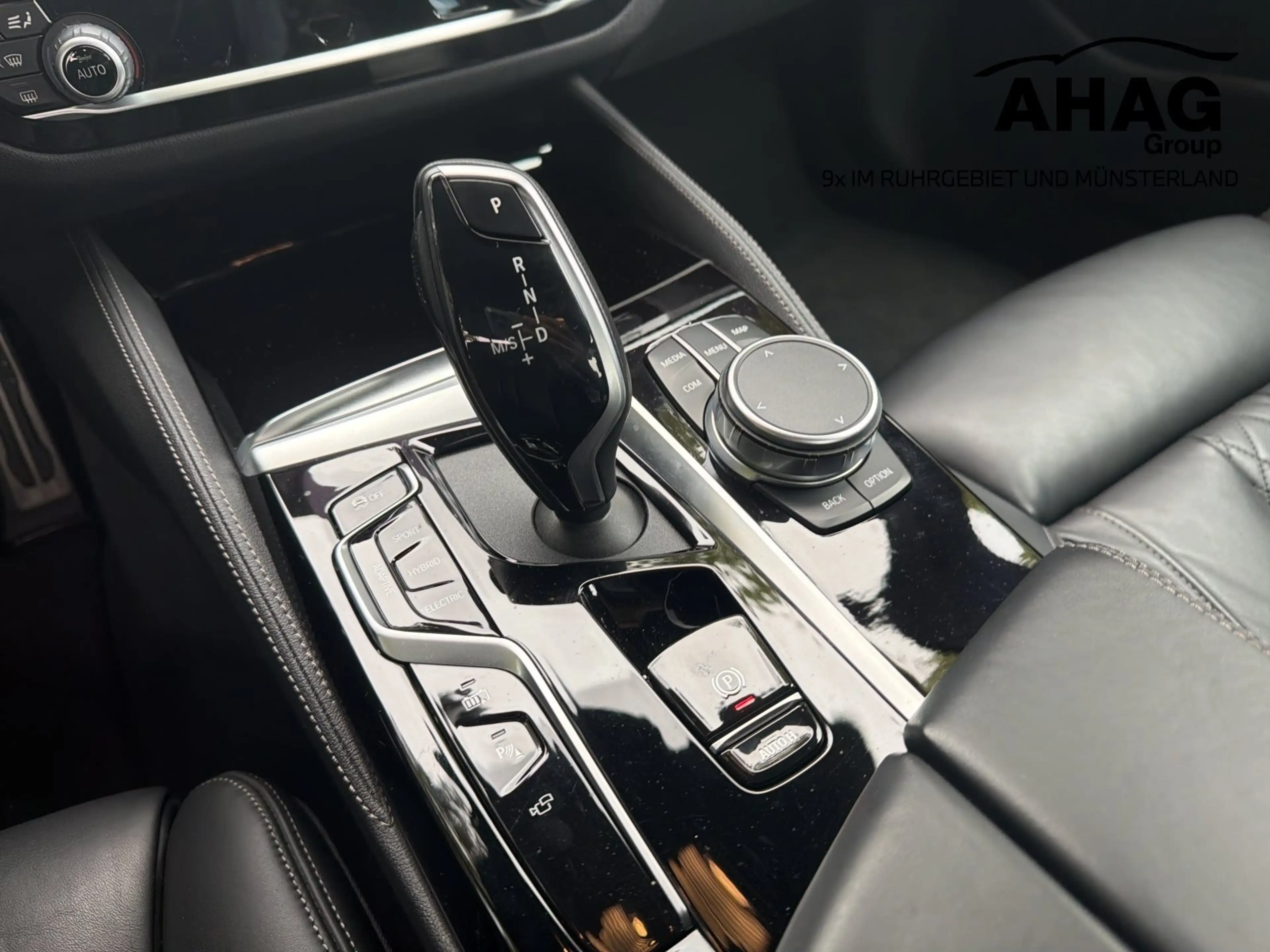 BMW 545 e xDrive A — photo 10