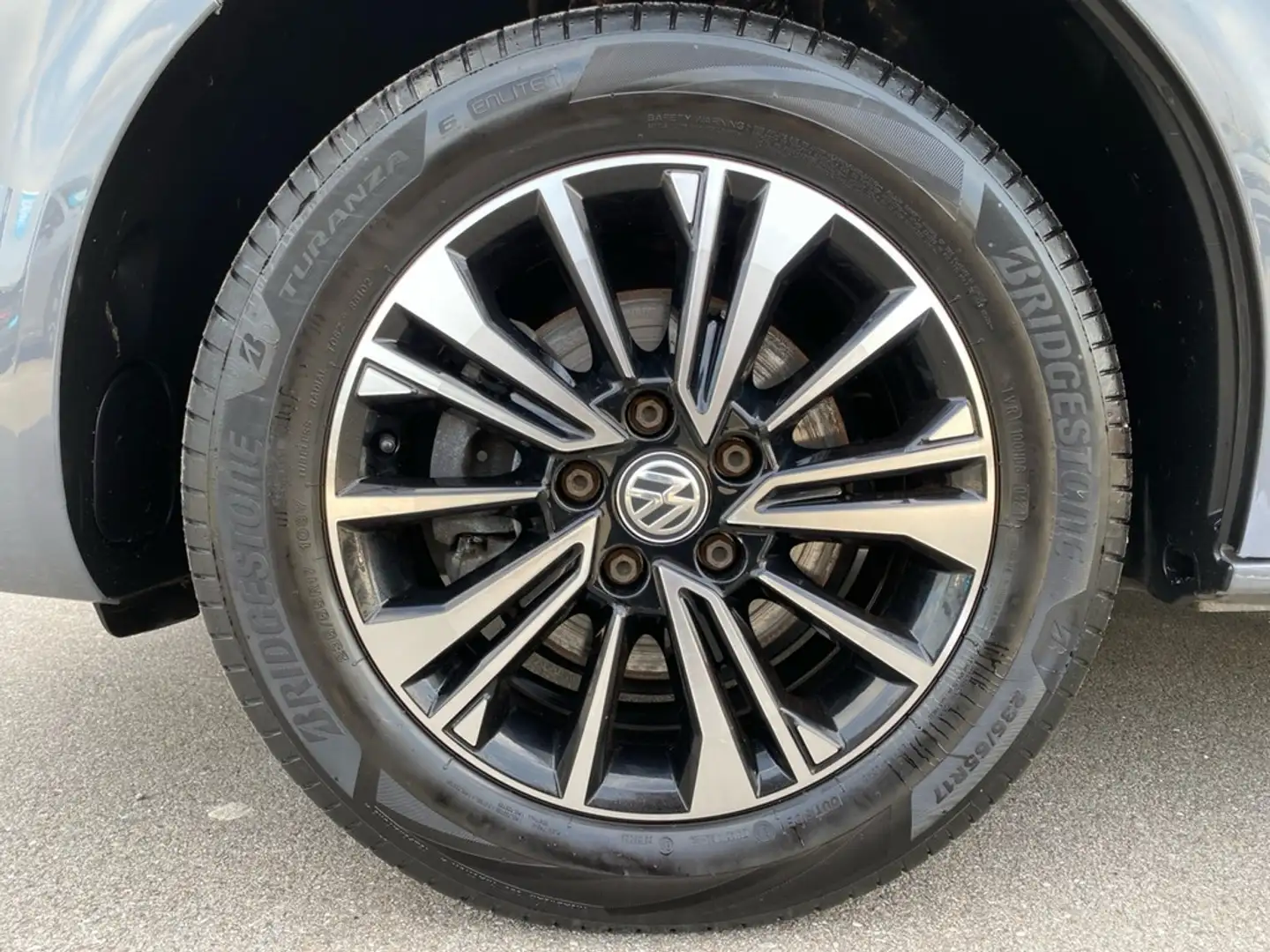 Volkswagen T6 Multivan 6.1 2.0 TDI DSG Generation SIX AHK+NAVI+SHZ Grau - 2