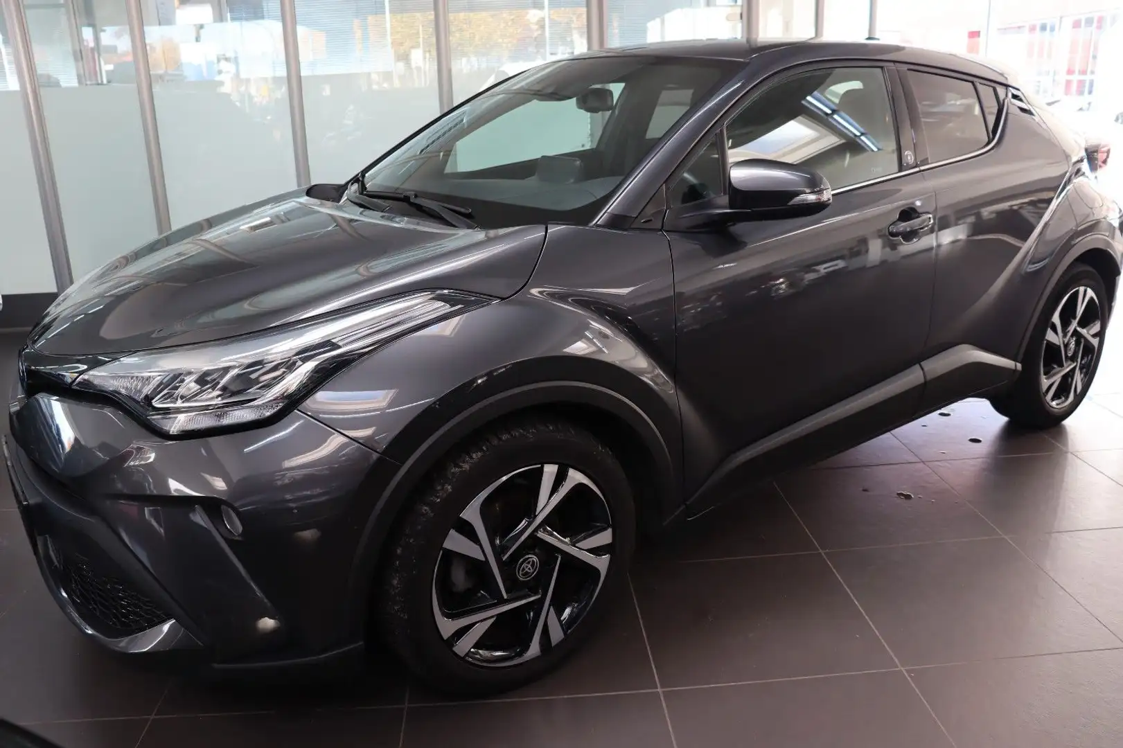 Toyota C-HR 2.0 Hybrid Team D Navi SHZ 18" Totwinkel Gris - 1