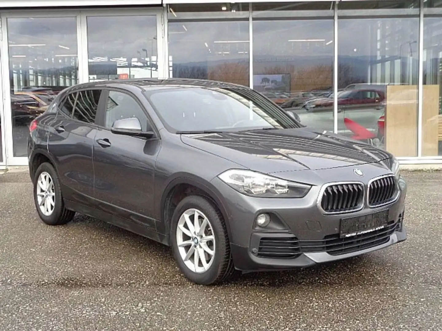 BMW X2 sDrive 18d Aut. *NAVI *AHK *Pano Grau - 2
