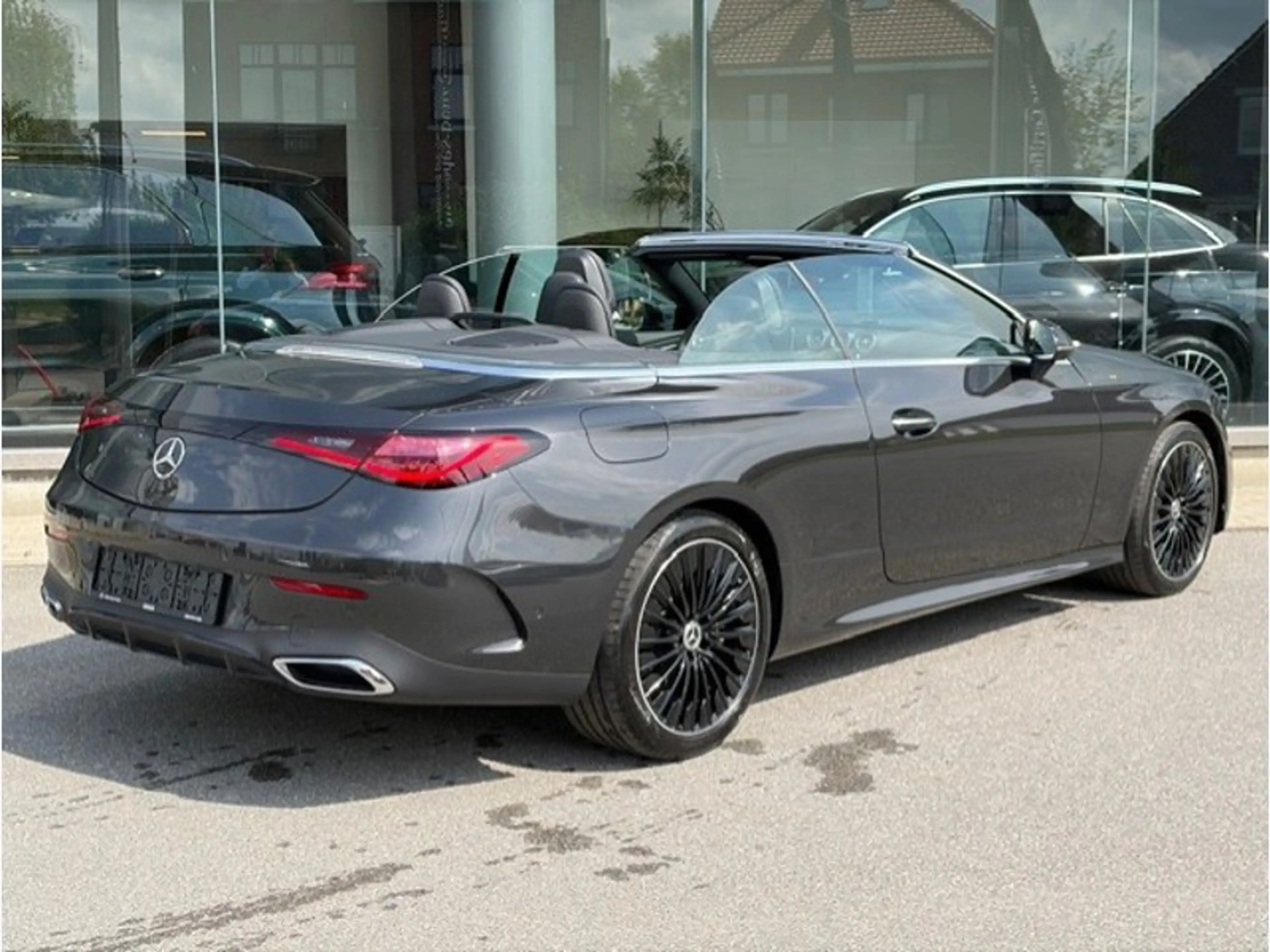 Mercedes-Benz CLE 200 Cabriolet AMG Line — photo 5