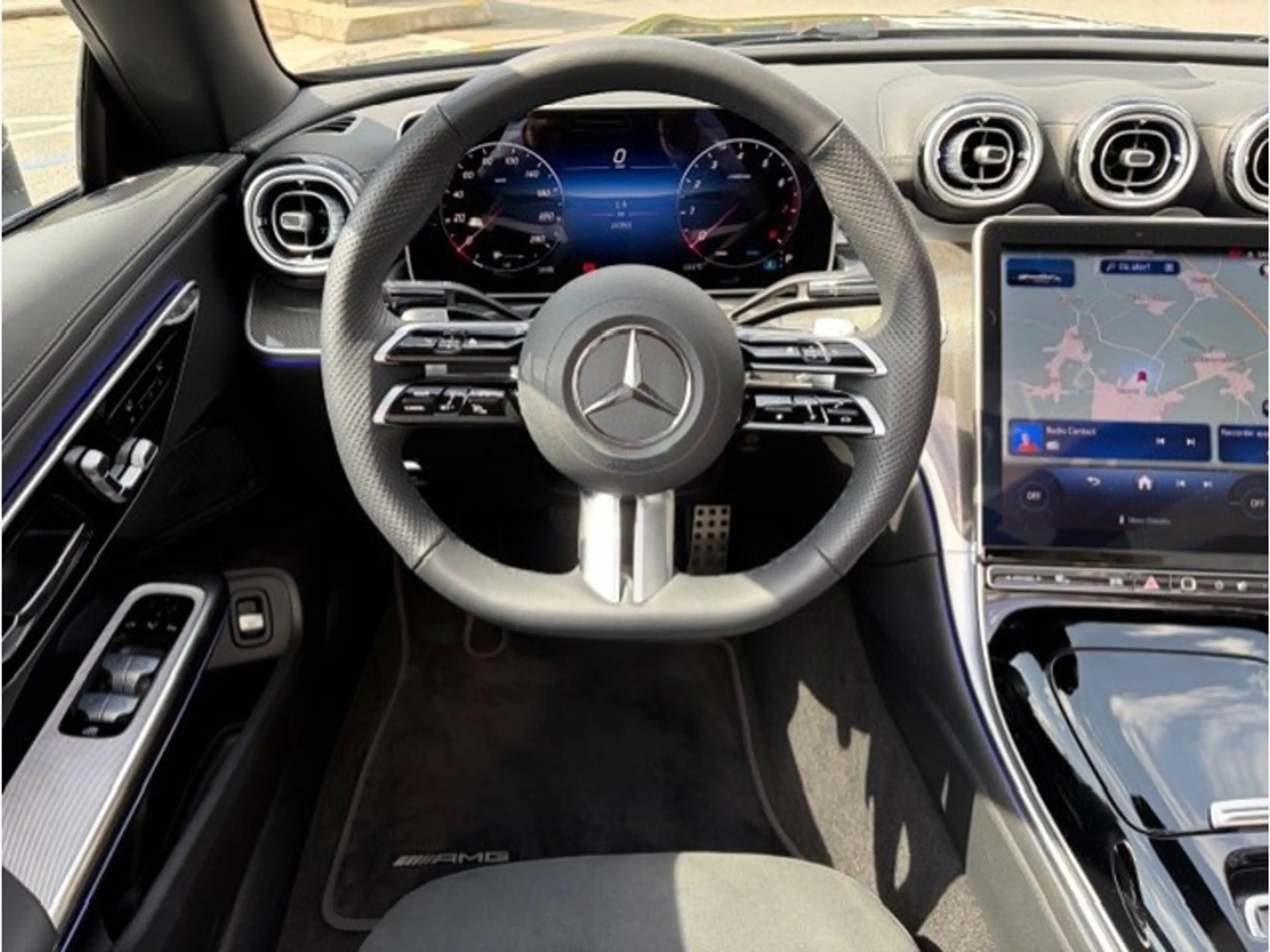 Mercedes-Benz CLE 200 Cabriolet AMG Line — photo 14