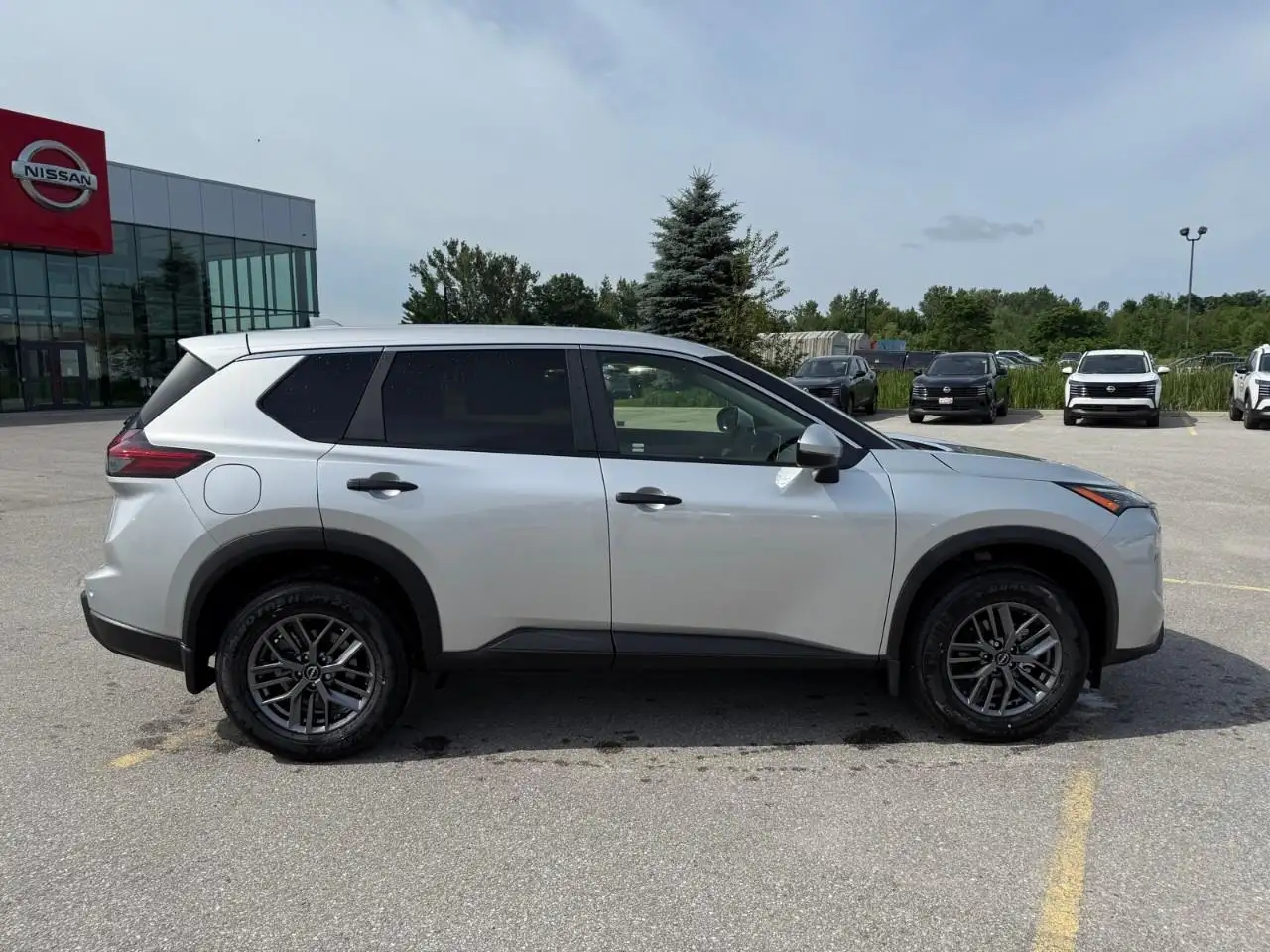 Nissan Rogue снимка Nissan Rogue