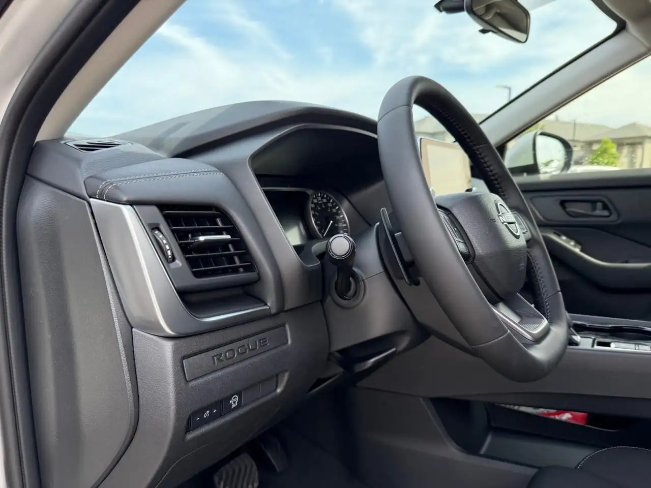 Nissan Rogue снимка Nissan Rogue