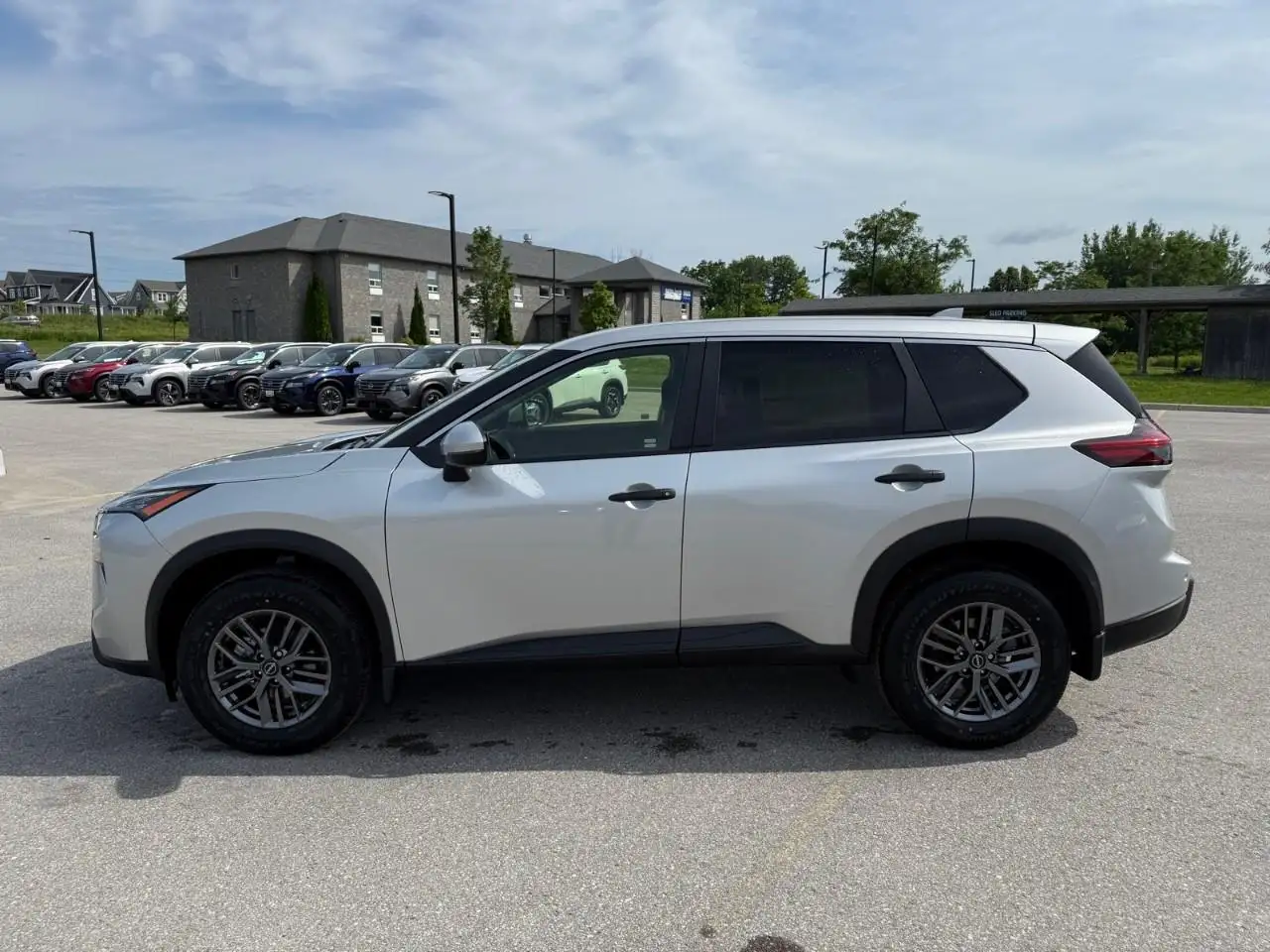 Nissan Rogue снимка Nissan Rogue