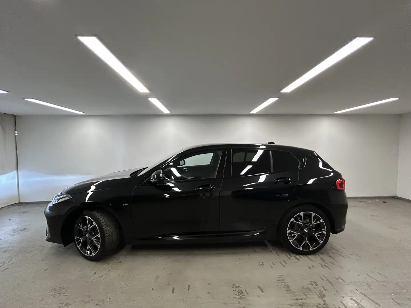 BMW 120 DA. Plus Parkass. Klimaaut. DAB AHK LED Shz. Schwarz - 2