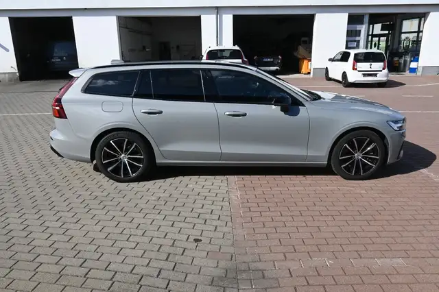 Volvo V60 view 5