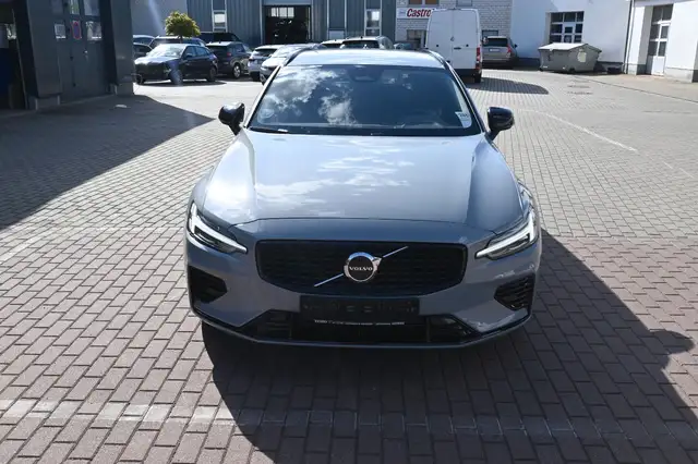 Volvo V60 view 3