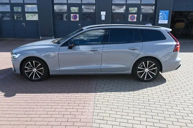 Volvo V60 main image