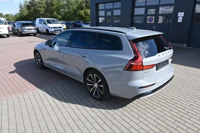 Volvo V60 view 11