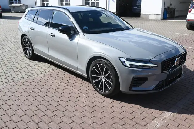 Volvo V60 view 4