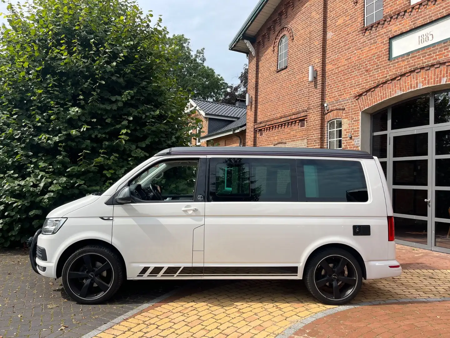 Volkswagen T6 California DSG Sondermodell " 30 Jahre" Weiß - 2