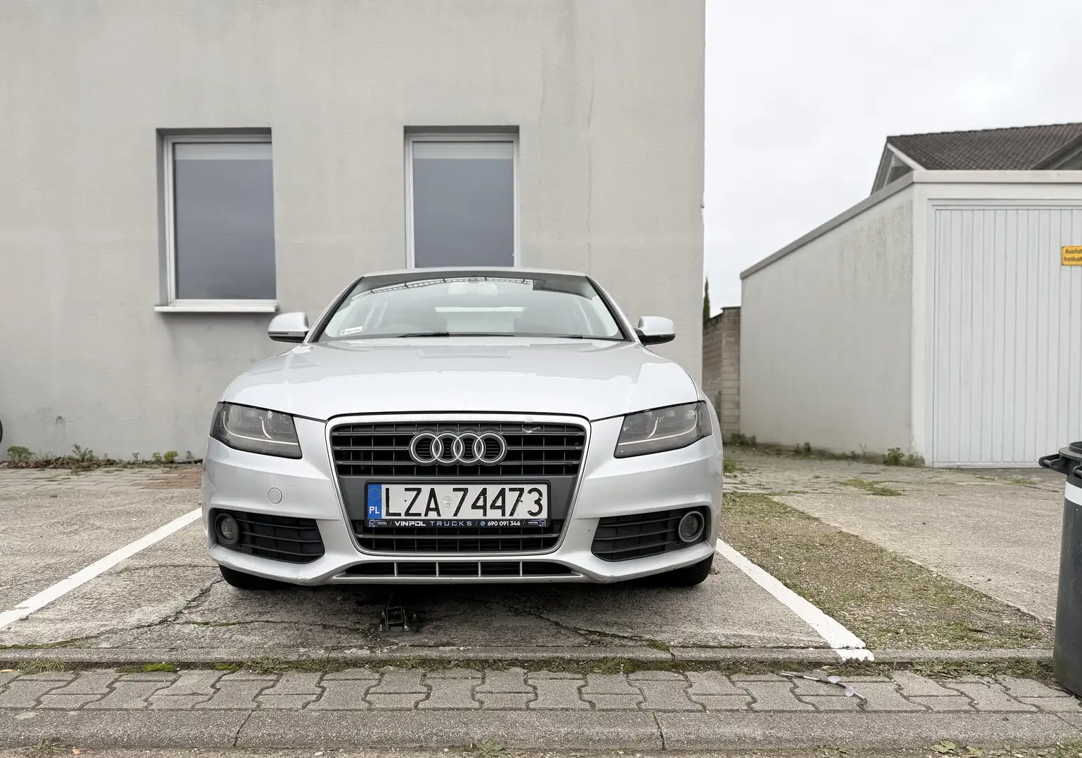 Audi A4 Attraction - 1