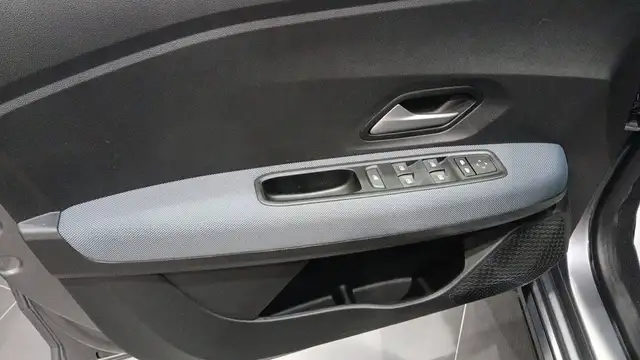 Dacia Sandero view 8