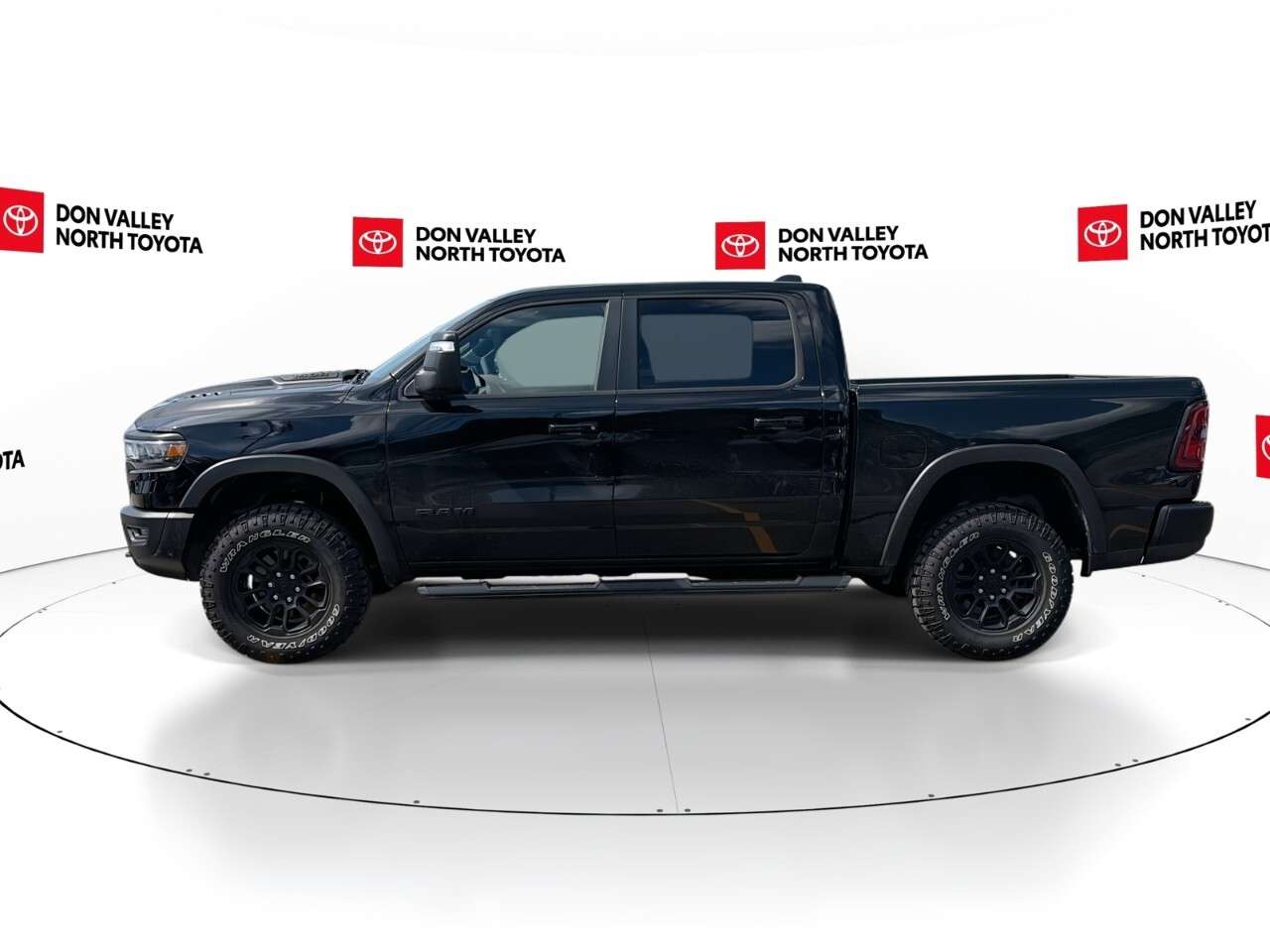 2026 RAM 1500 ONE OWNER | CLEAN CARFAX | LOW KM | PANO ROOF — снимка 1