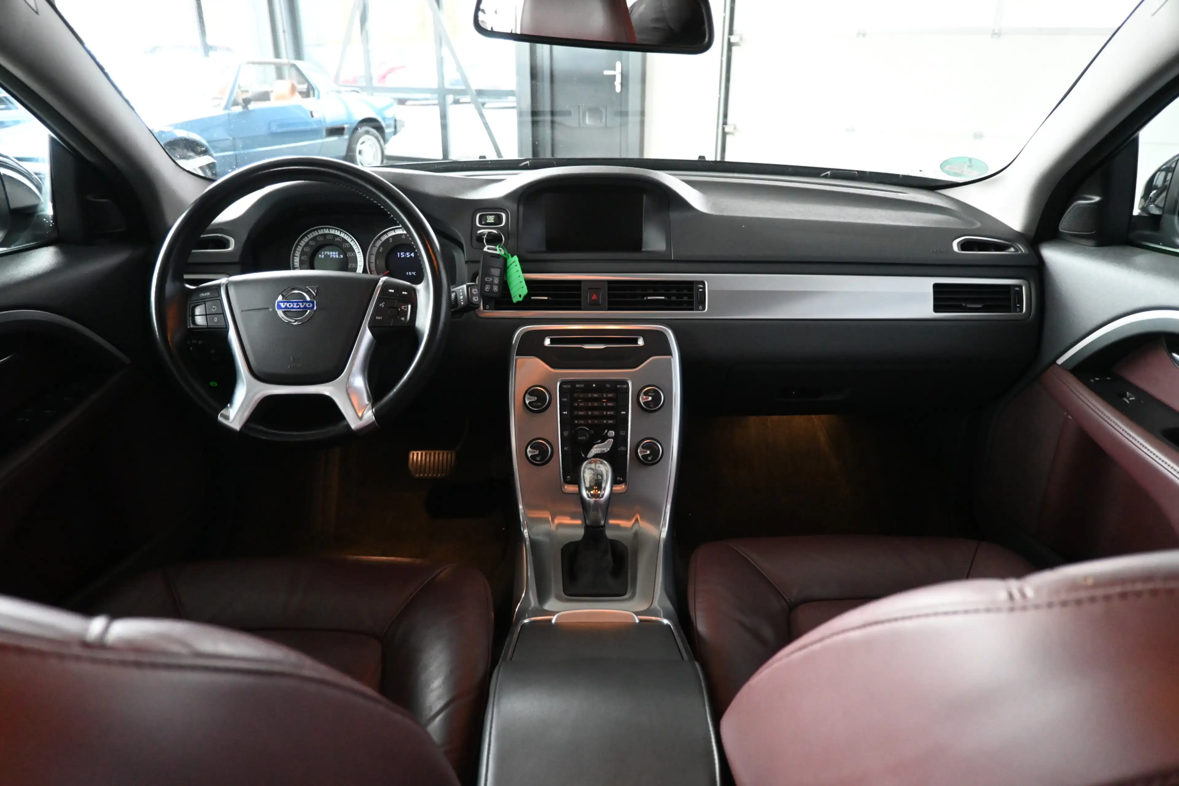 Volvo V70 1.6 T4 Limited Edition Automaat Clima Navigatie Sc — photo 2