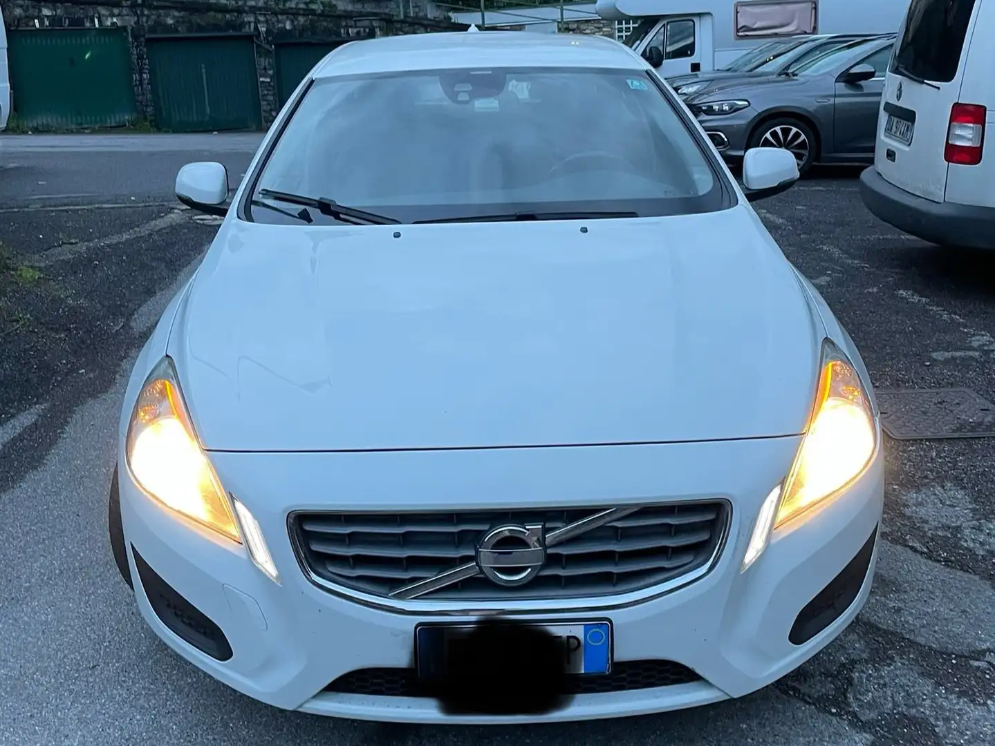 Volvo V60 V60 I 20101.6 d2 (drive) Momentum Bianco - 2
