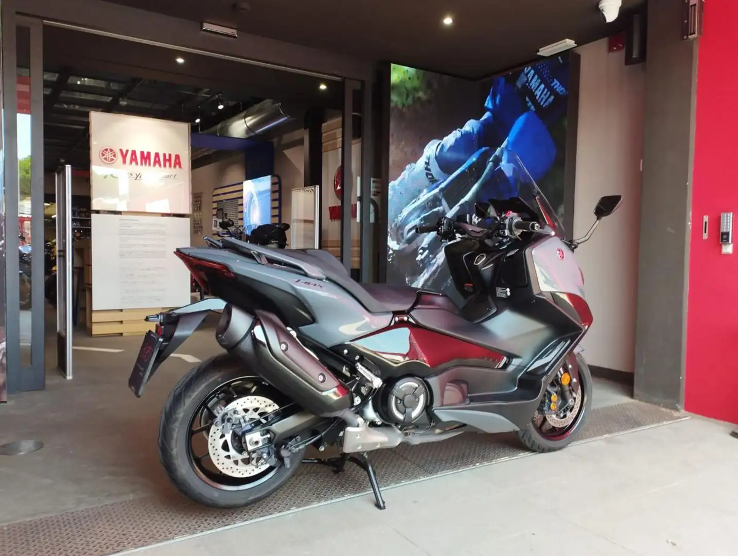 Yamaha TMAX 560 2022 Tech Max Grigio - 2