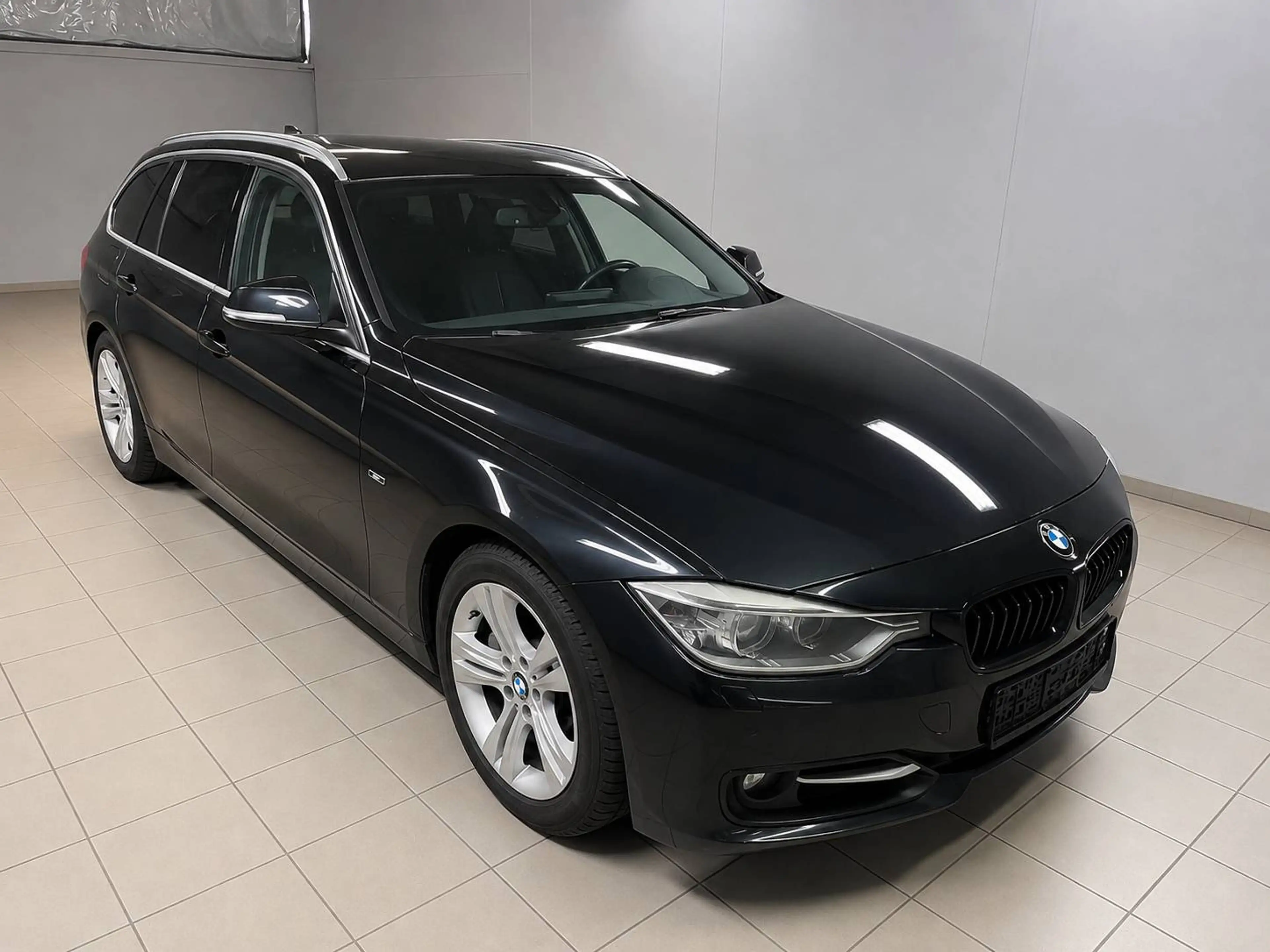 BMW 335 335 d xDrive — photo 2
