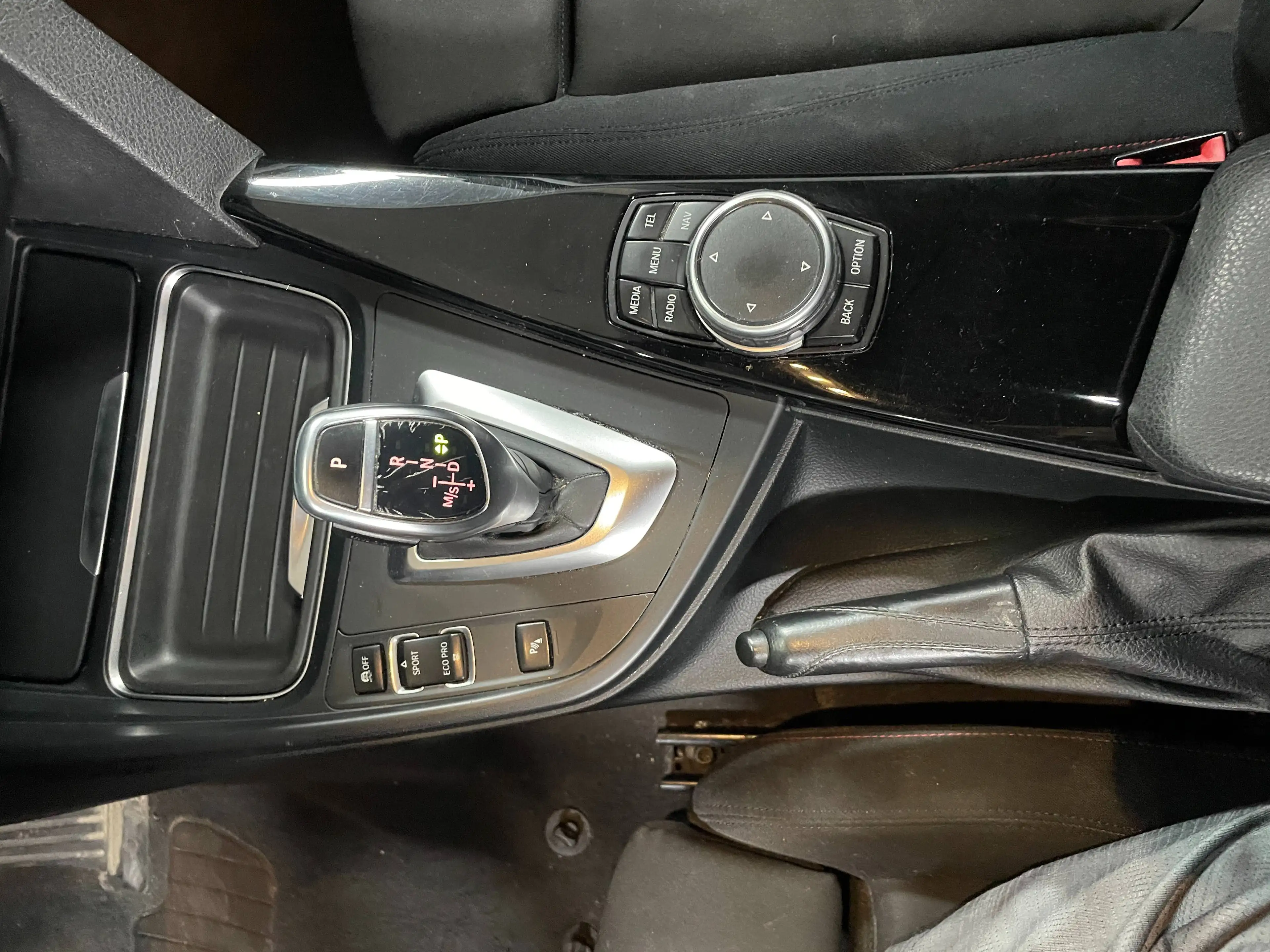 BMW 335 335 d xDrive — photo 14