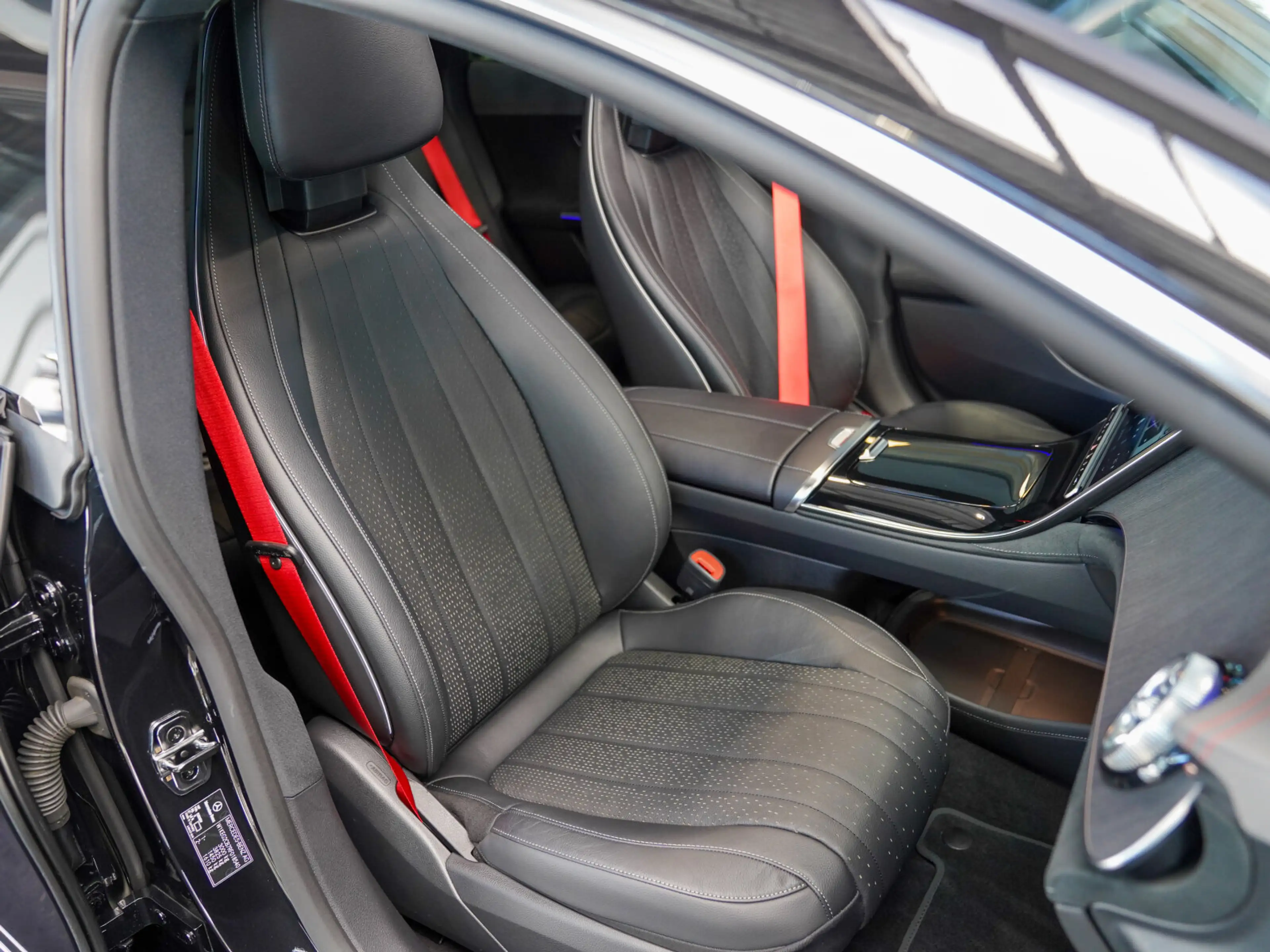 Mercedes-Benz EQE 500 4M AMG Line AIRMATIC Pano Burmester 360° — photo 10