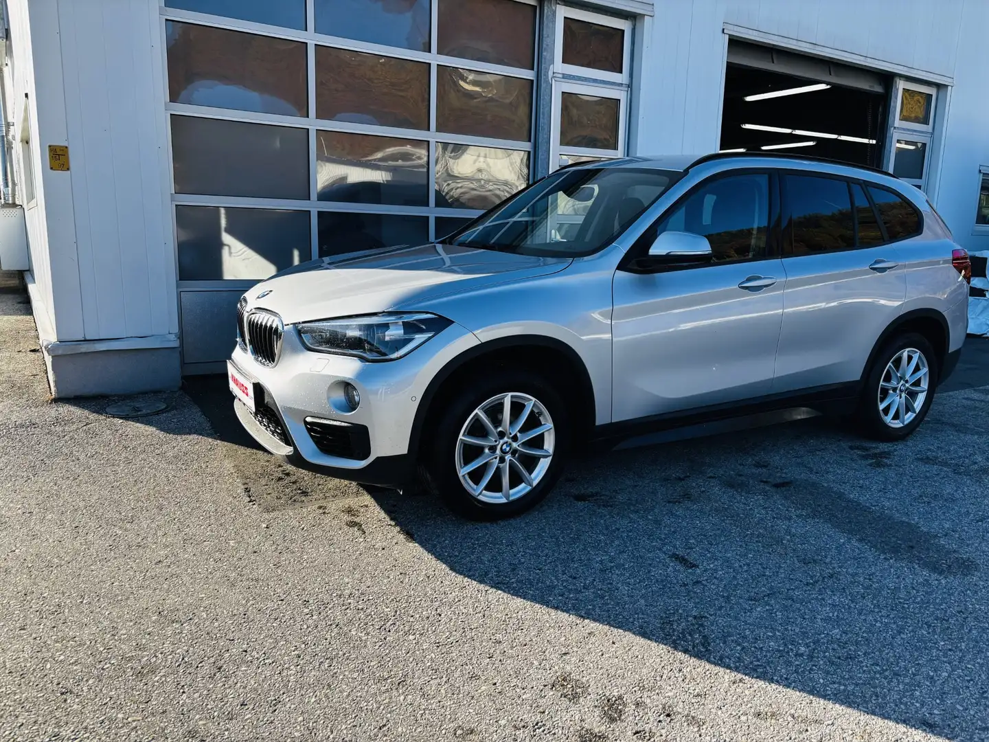 BMW X1 X1 xDrive18d Silber - 2