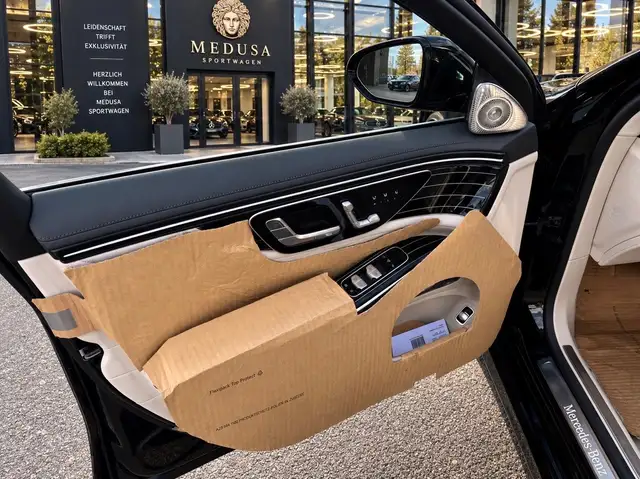 Mercedes-Benz S-Class view 7