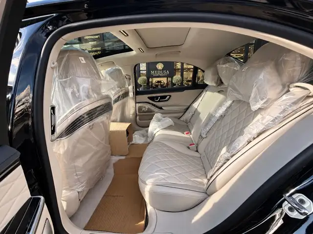 Mercedes-Benz S-Class view 11