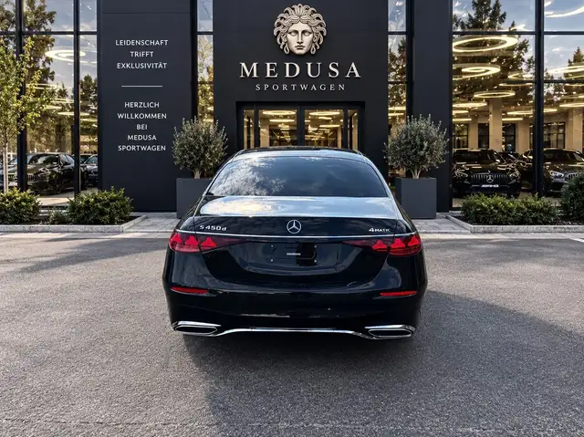 Mercedes-Benz S-Class view 5