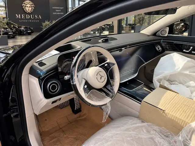 Mercedes-Benz S-Class view 8