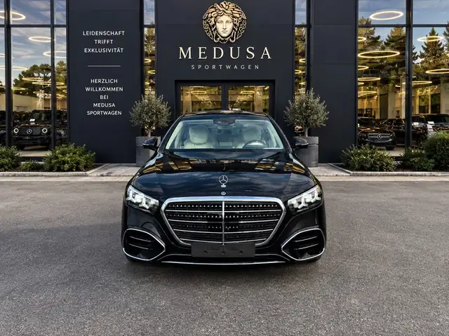 Mercedes-Benz S-Class view 2