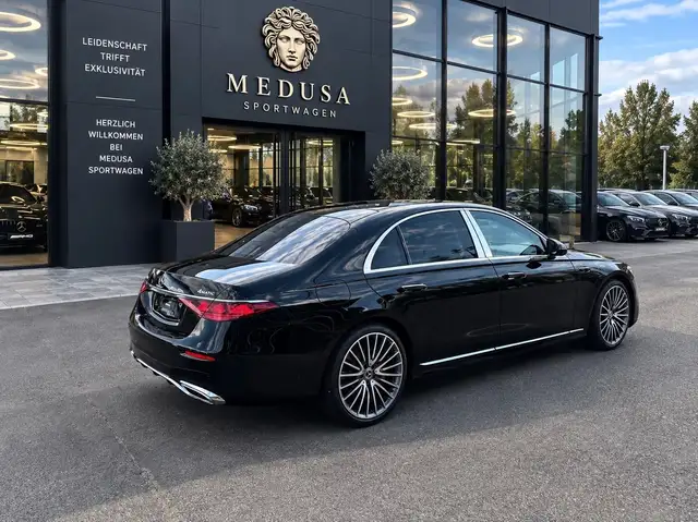 Mercedes-Benz S-Class view 4