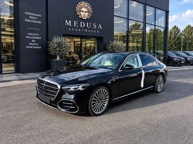 Mercedes-Benz S-Class view 3
