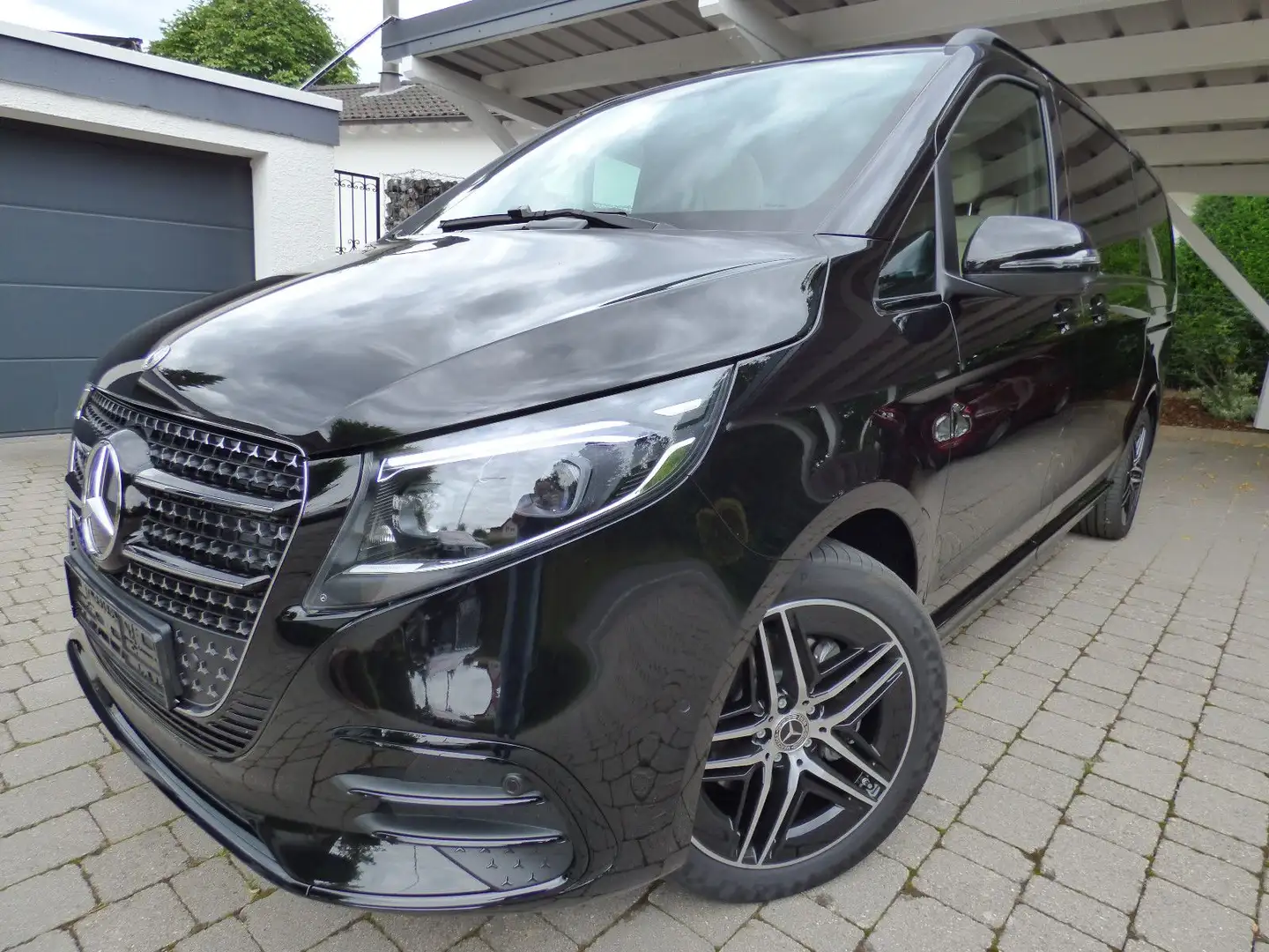 Mercedes-Benz V 300 d 4-M*Lang*AMG P*VIP LuxusSitze*Nappa*Pano* Zwart - 1