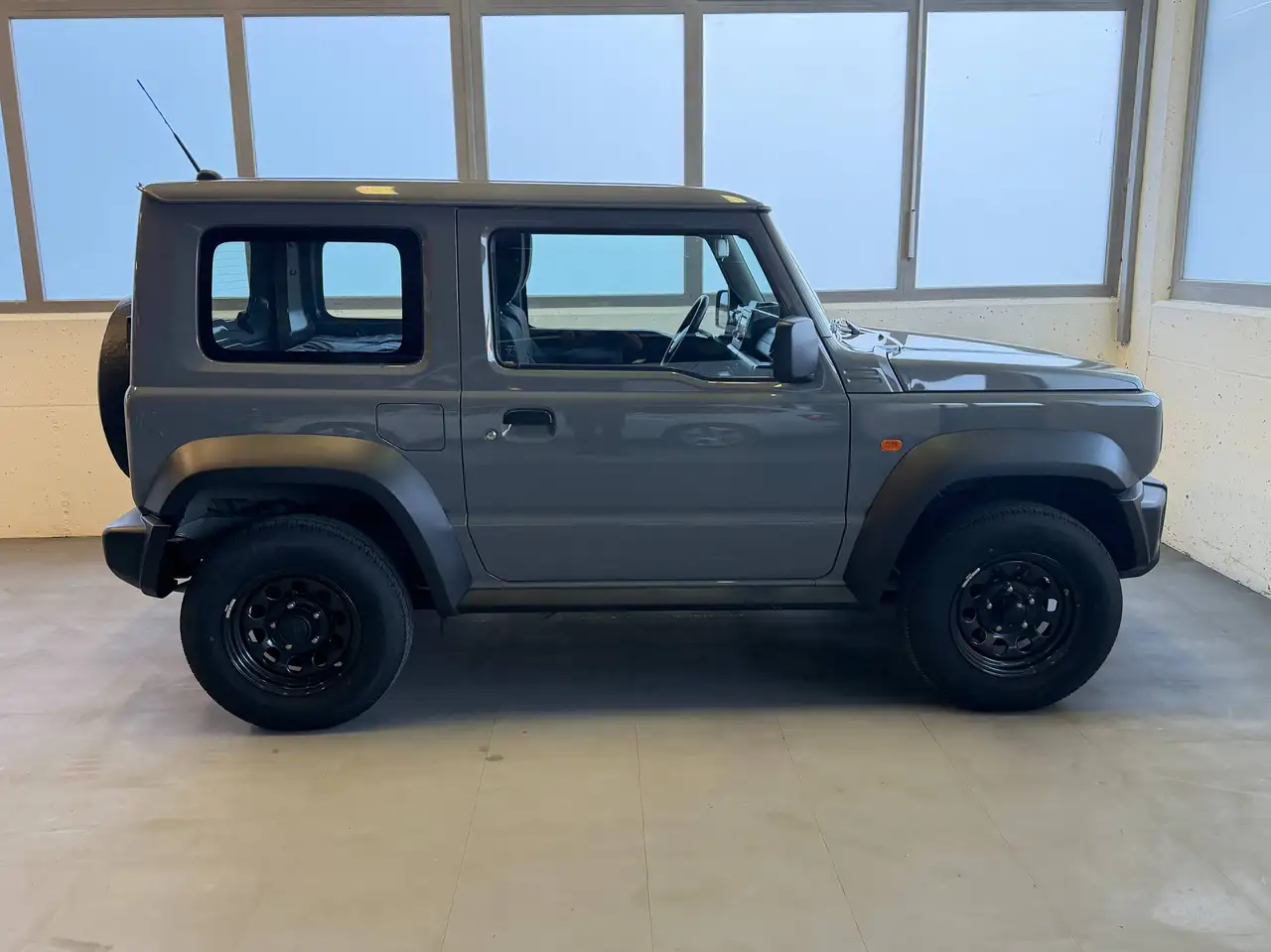 Suzuki Jimny 2024