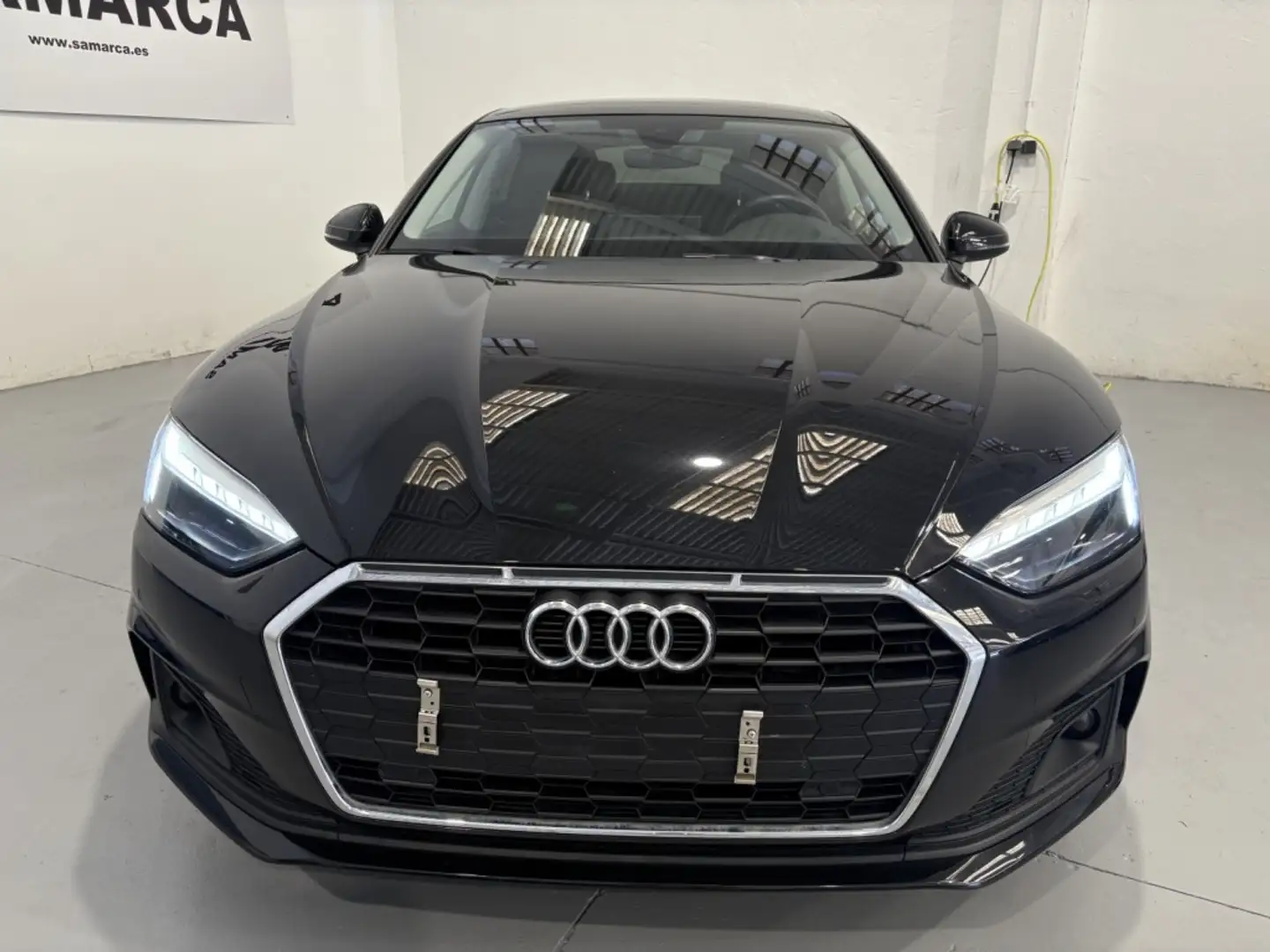 Audi A5 Berlina Automático de 5 Puertas Negro - 2