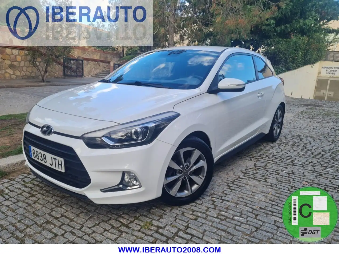 Hyundai i20 Coupé 1.2 Klass Weiß - 1