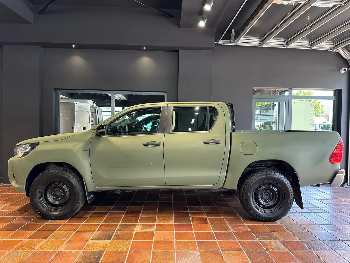 Toyota Hilux ELCH DOUBLE CAB DUTY 4X4 STANDH BUNDESWEHR Noir - 2