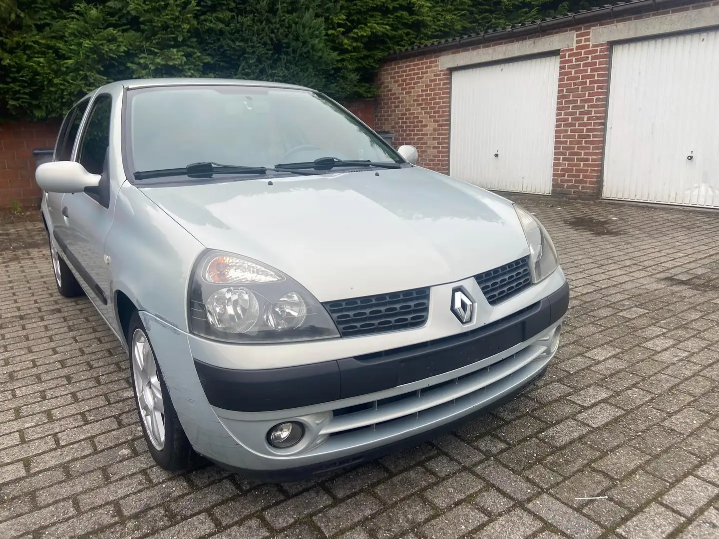 Renault Clio Clio 1.4 16V Dynamique Gris - 2