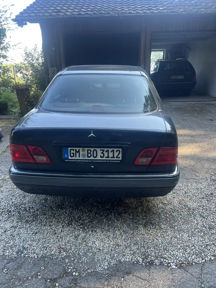 Mercedes-Benz E 200 Elegance, foto 3