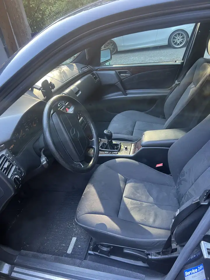 Mercedes-Benz E 200 Elegance, foto 6